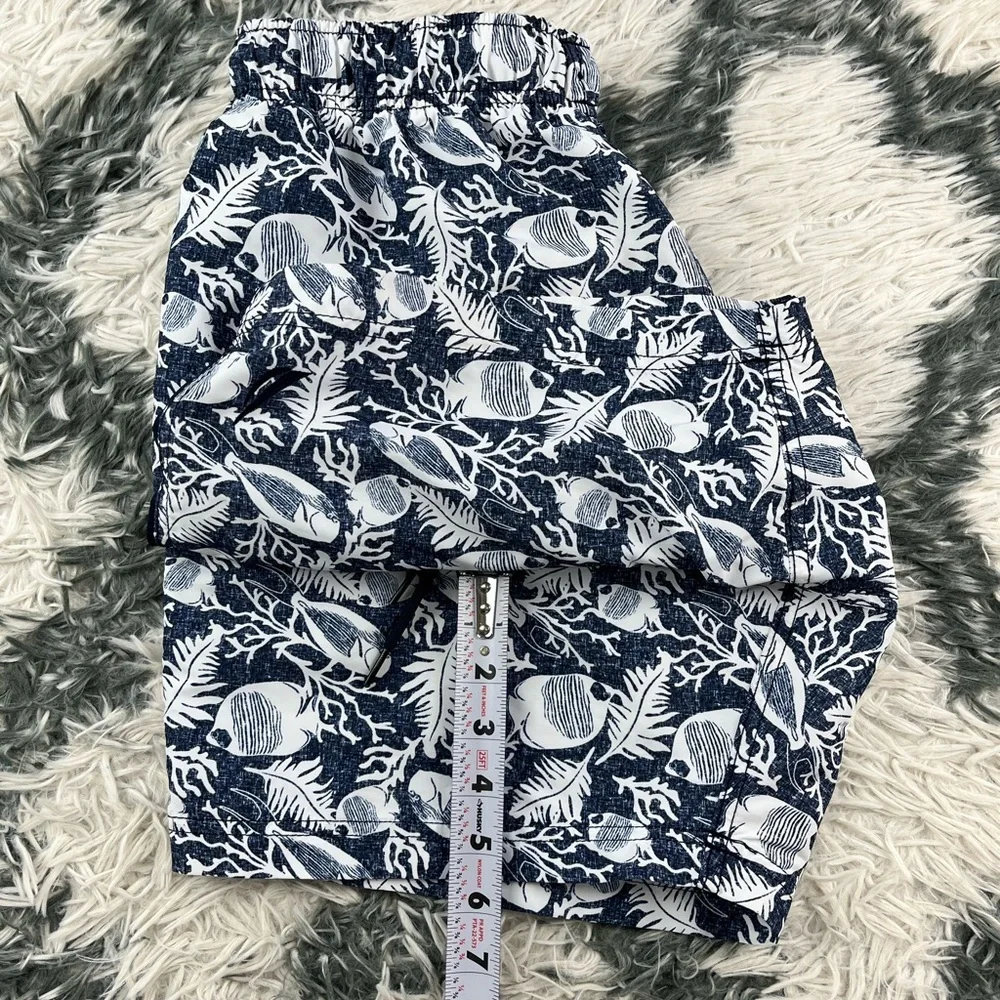 Nautica Men’s Sustainably Crafted 6” Seashell Print Swim Trunks Sz M Blue White